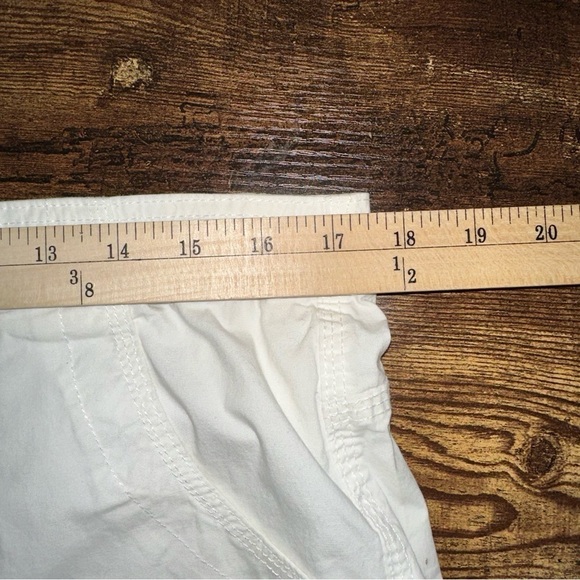 Purple & More Women's Size 14 White Button Zip Close Short - Picture 4 of 10